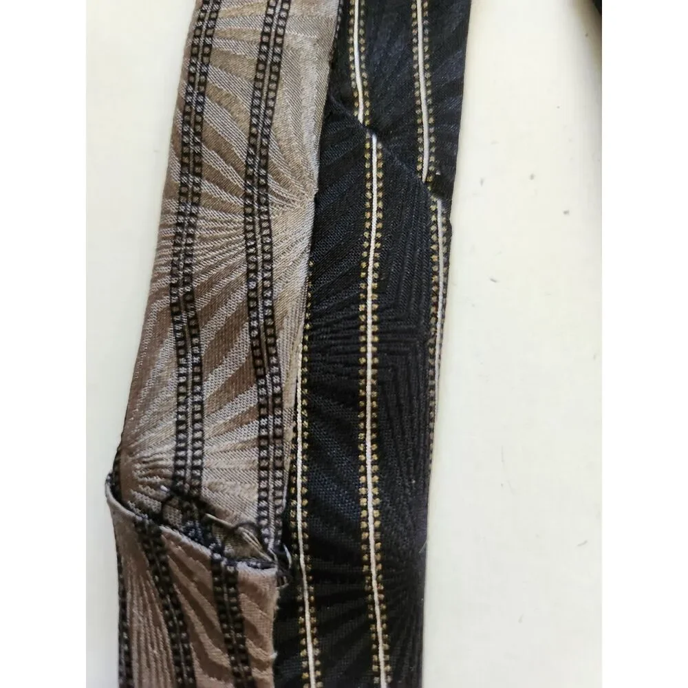 Vintage geometric patterned necktie 100% Silk B1